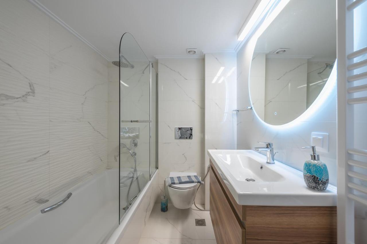 The Luxury Suite By Cloudkeys Atenas Exterior foto
